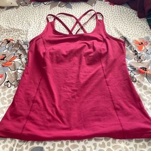 women’s workout tank top